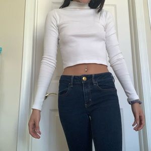 Brandy Melville White turtle neck